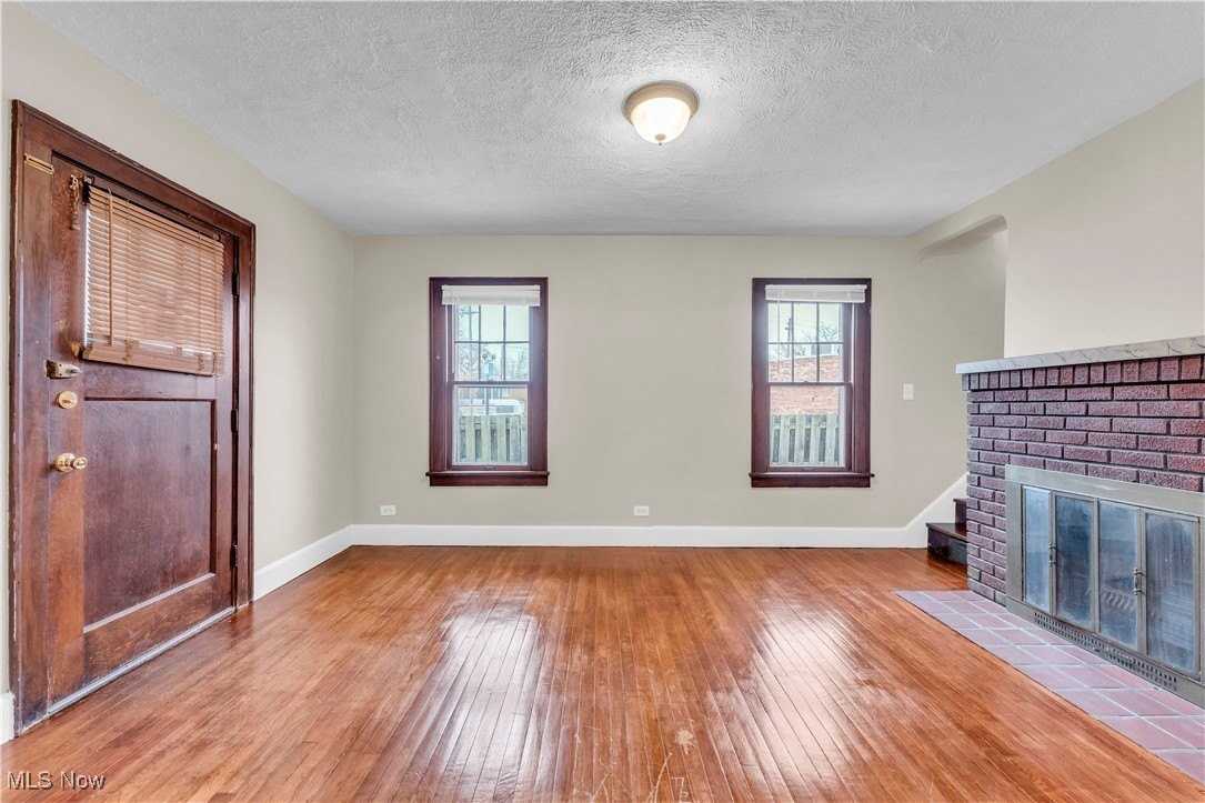 221 E 266th St - Photo 5 of 23