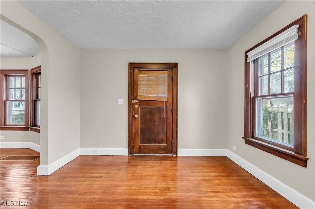 221 E 266th St - Photo 7 of 23