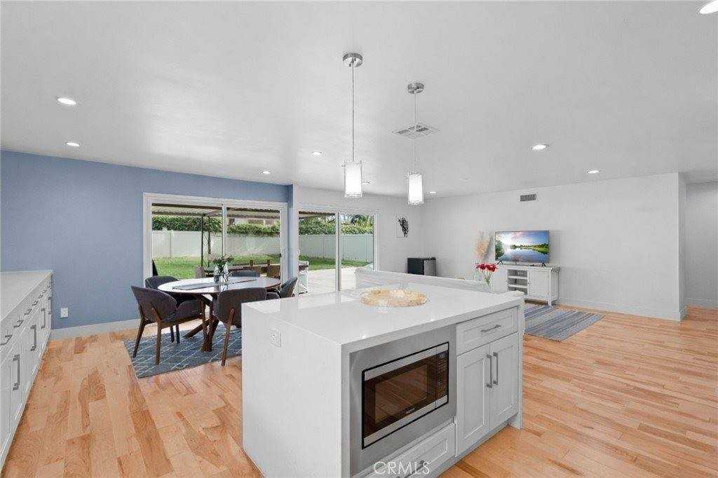 914 Kirkwood Ave - Photo 7 of 18