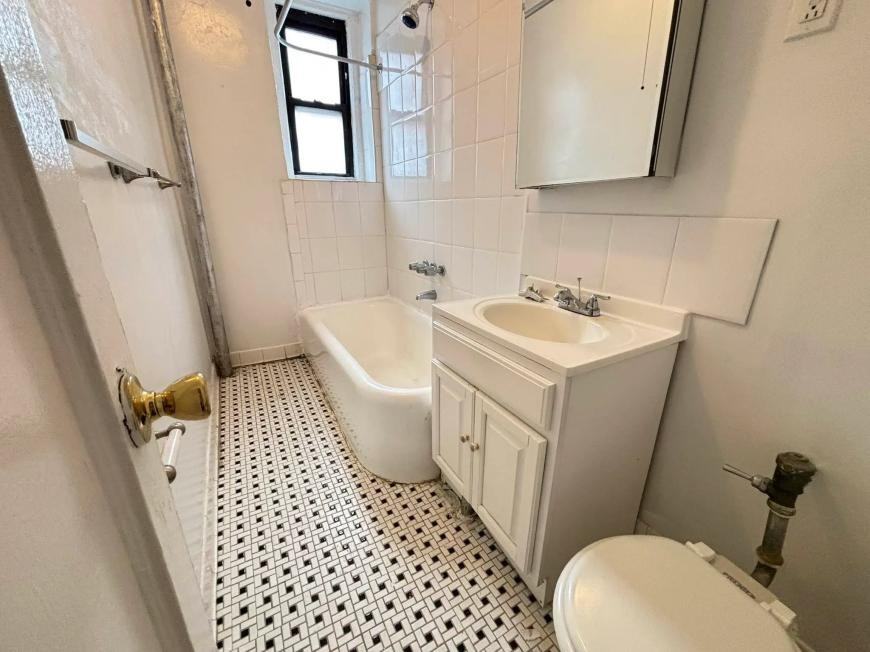 1515 Grand Concourse - Photo 4 of 4