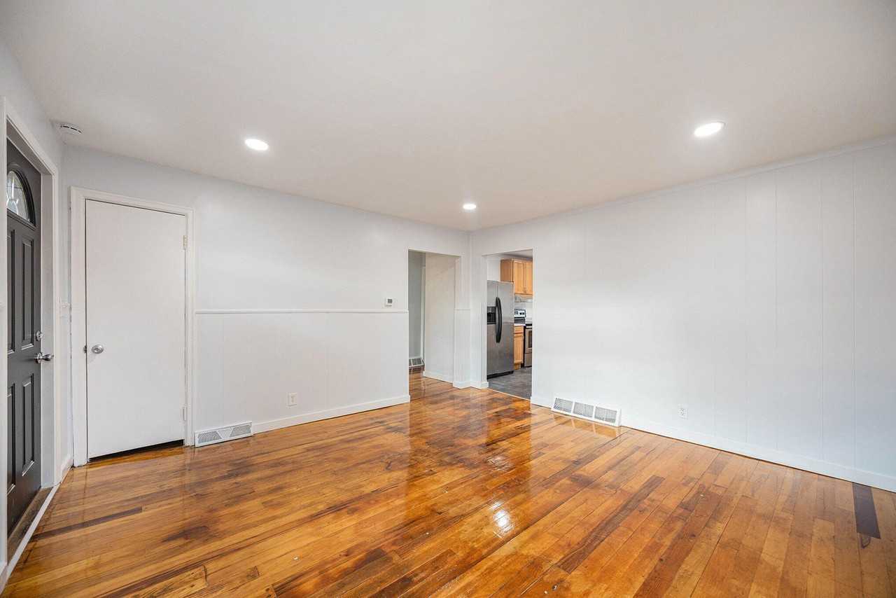 12 Linwood Ave - Photo 3 of 19