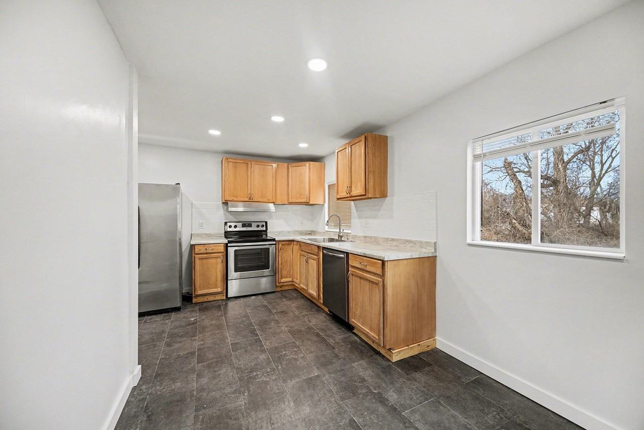 12 Linwood Ave - Photo 5 of 19