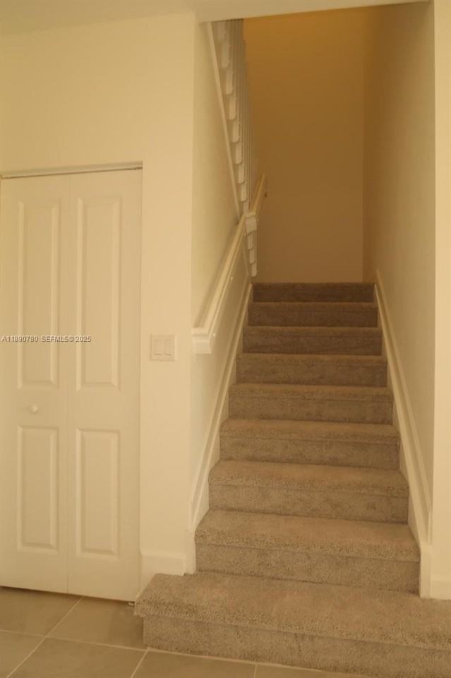 1528 Se 27th Rd - Photo 4 of 8