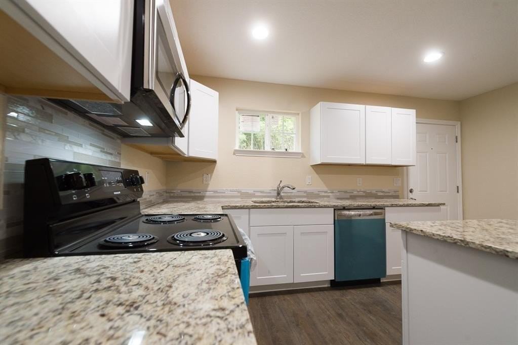 3518 Frank St - Photo 4 of 15