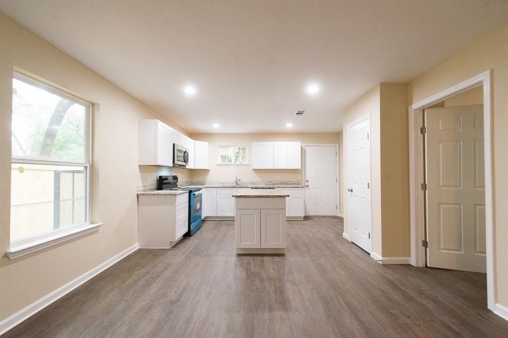 3518 Frank St - Photo 5 of 15