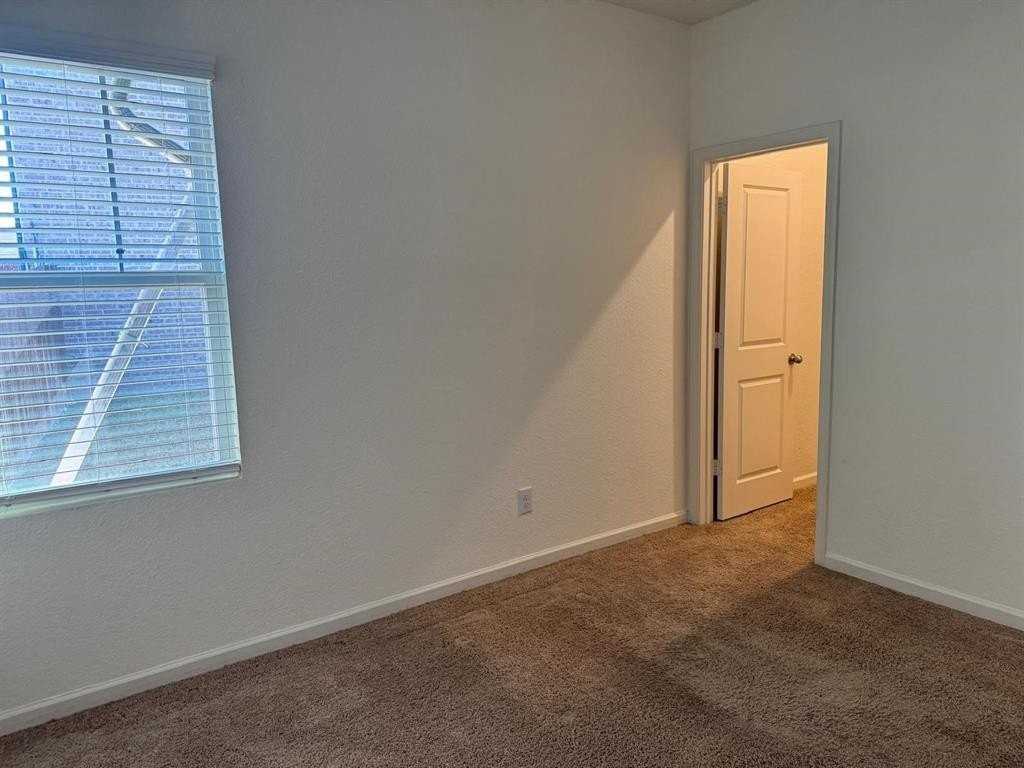 2417 Silver Leaf Ln - Photo 7 of 18