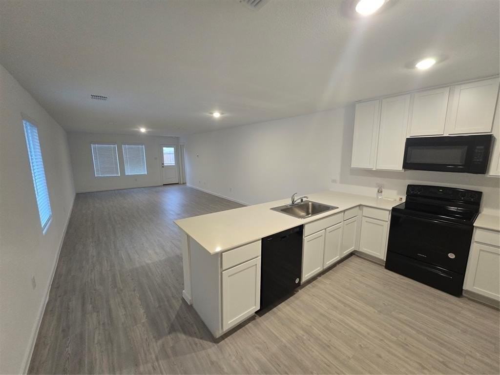 316 Thresher Ln - Photo 2 of 32