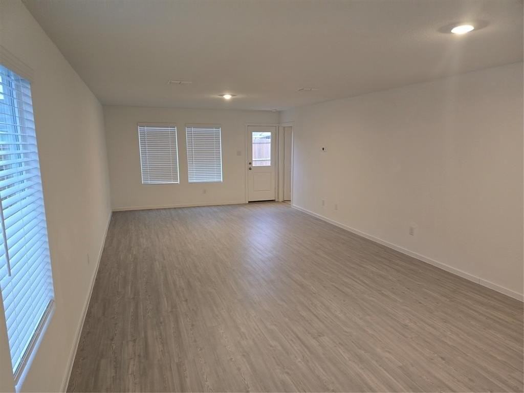 316 Thresher Ln - Photo 6 of 32