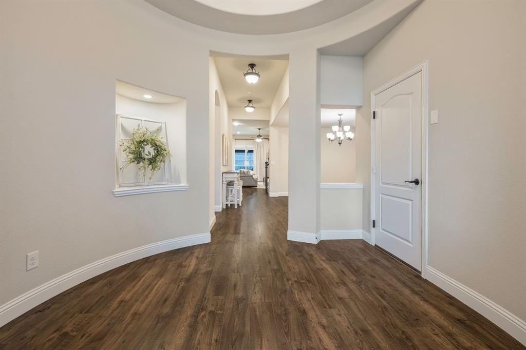 335 Bluewood Dr - Photo 7 of 40