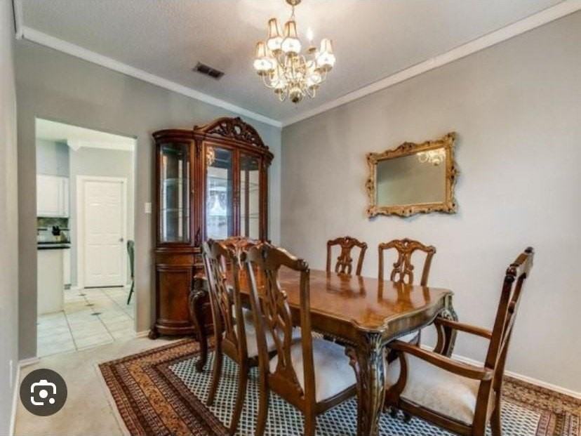 2306 Edinburgh Way - Photo 4 of 13