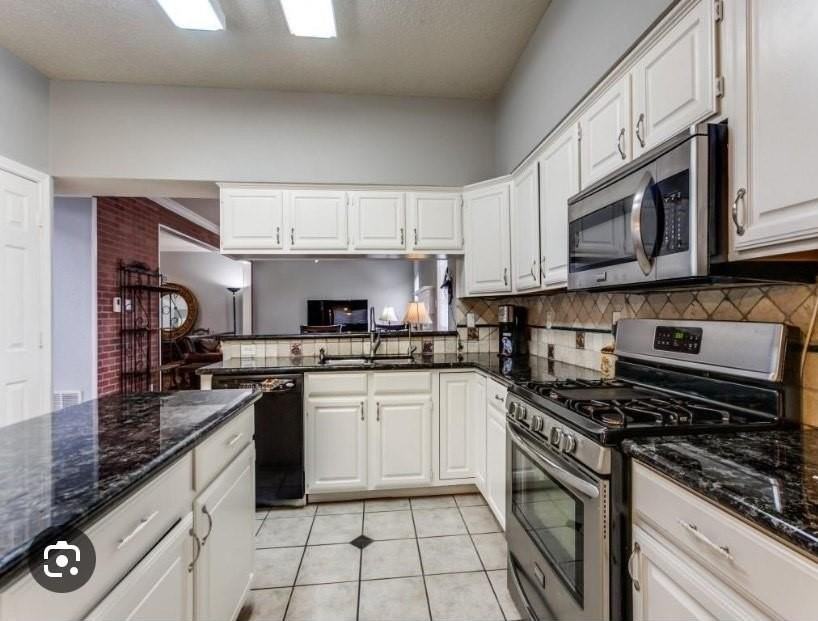 2306 Edinburgh Way - Photo 6 of 13