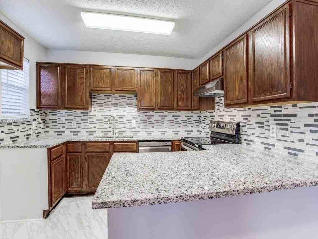 571 Majestic Park Ln - Photo 2 of 12