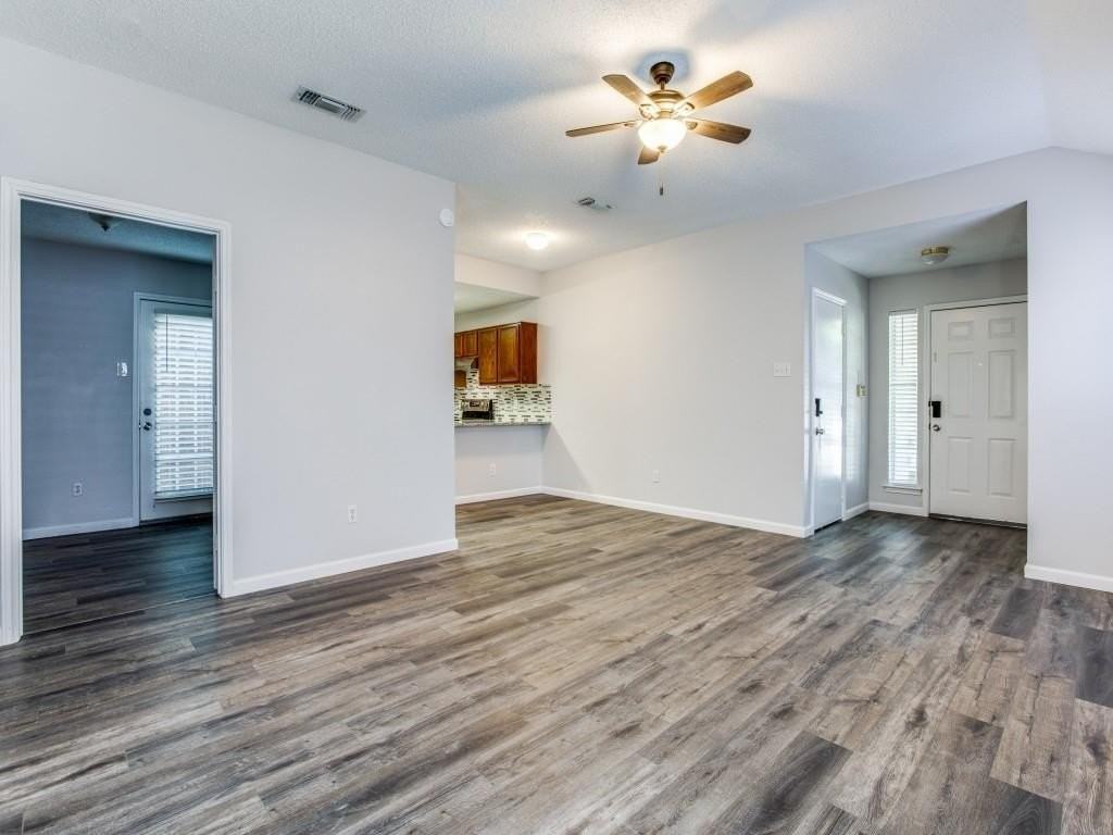 571 Majestic Park Ln - Photo 5 of 12