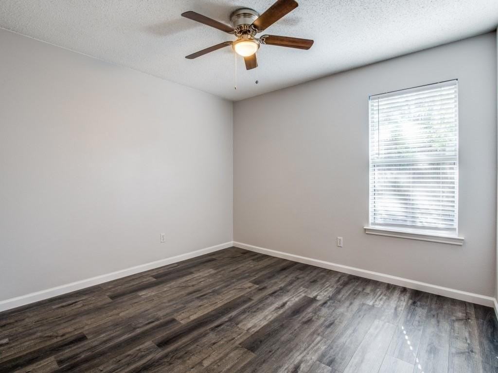 571 Majestic Park Ln - Photo 6 of 12