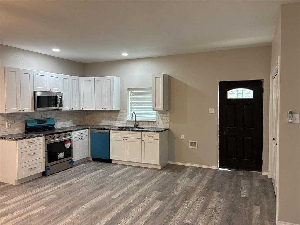 6272 Adelbert Dr #102 - Photo 5 of 8