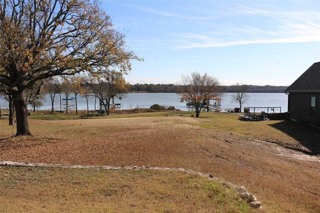 2858 Waters Edge - Photo 2 of 34