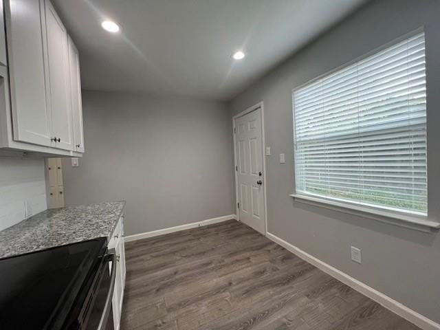 304 Oak St - Photo 4 of 20