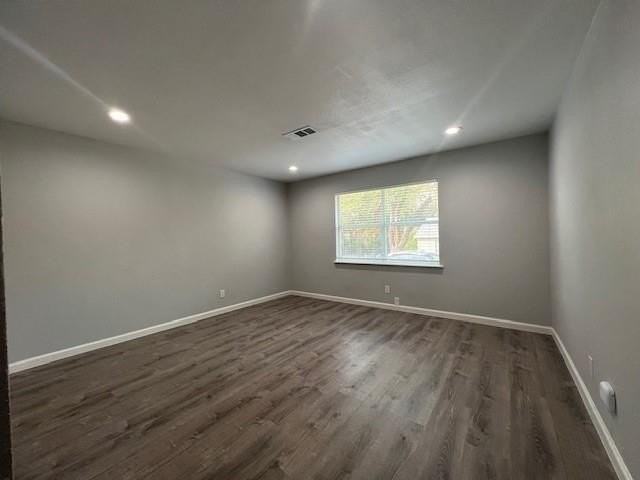 304 Oak St - Photo 5 of 20