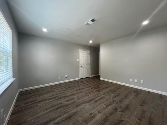 304 Oak St - Photo 6 of 20