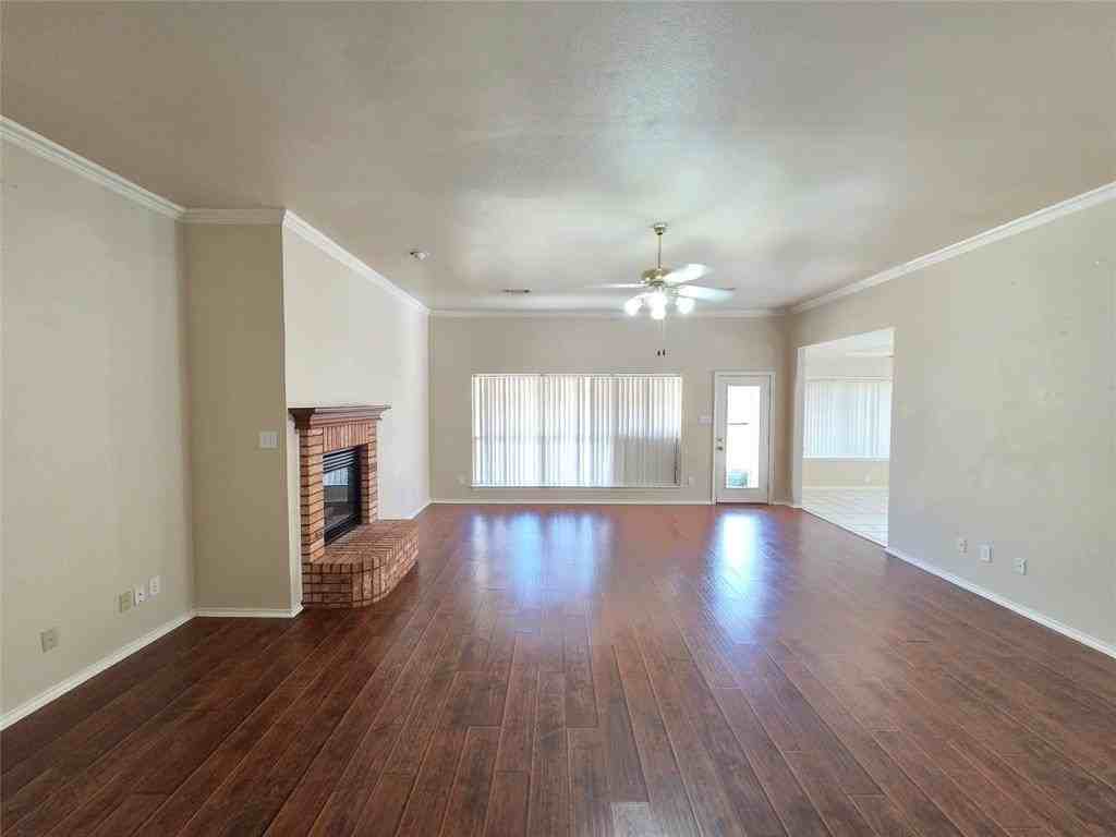 2308 Welch Pl - Photo 6 of 40