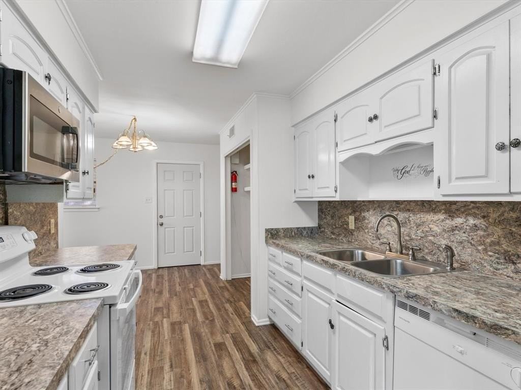 4806 South Dr - Photo 5 of 27