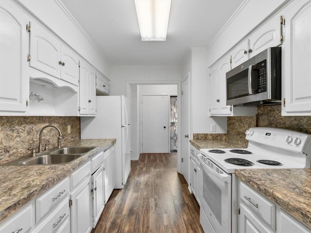 4806 South Dr - Photo 6 of 27