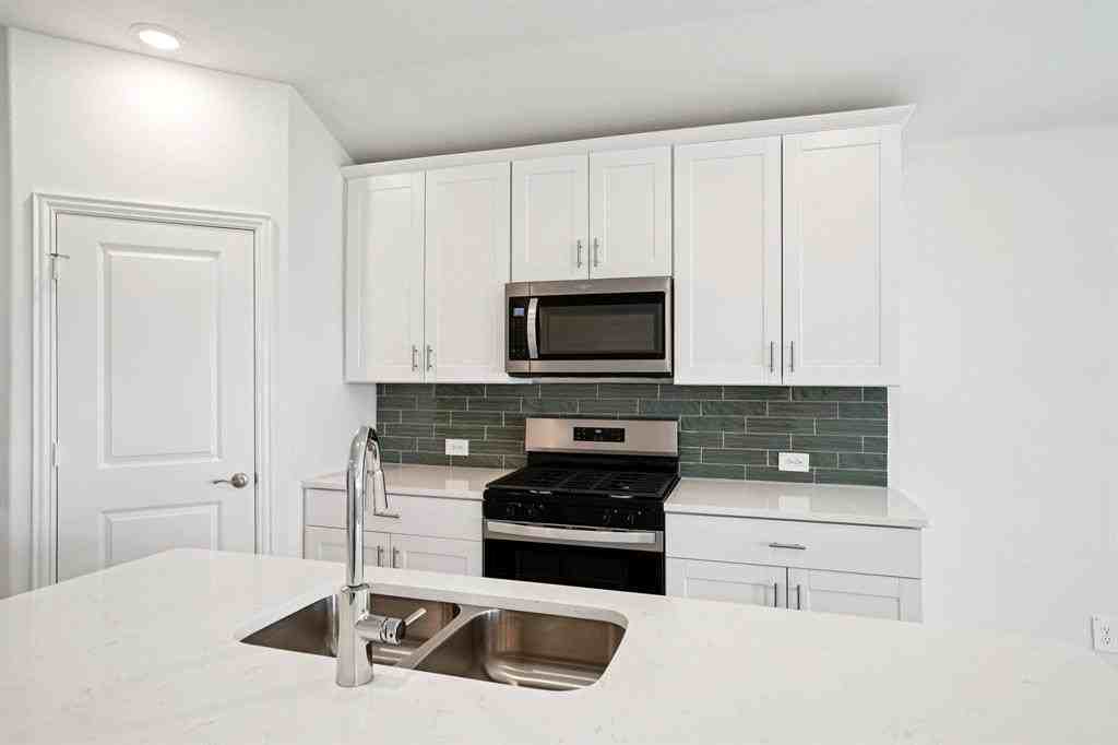 827 Sunflower Rd - Photo 3 of 23