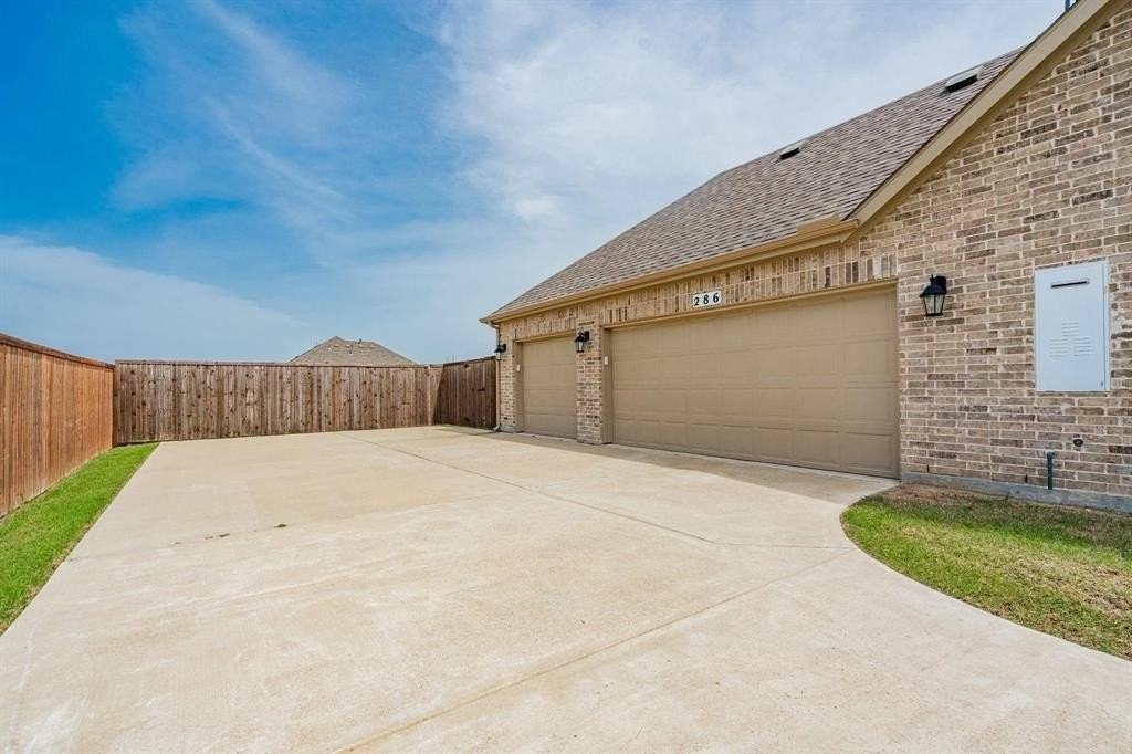 286 Greenhill Ave - Photo 4 of 39