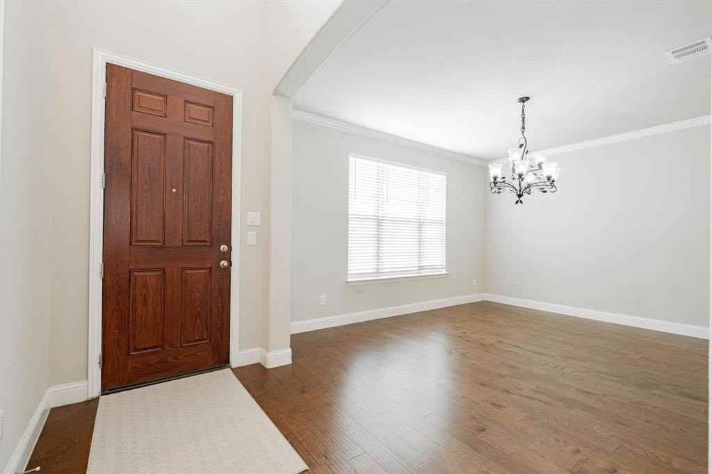 286 Greenhill Ave - Photo 5 of 39