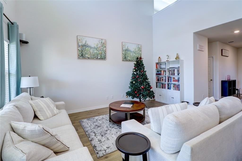 7404 Seton Pl - Photo 6 of 29