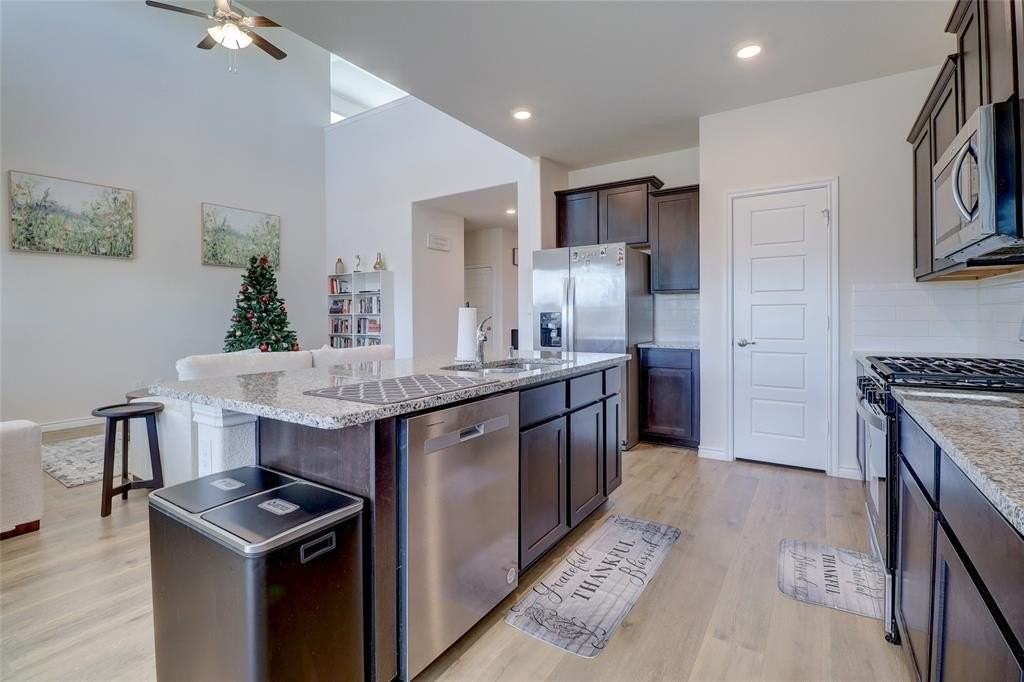 7404 Seton Pl - Photo 7 of 29