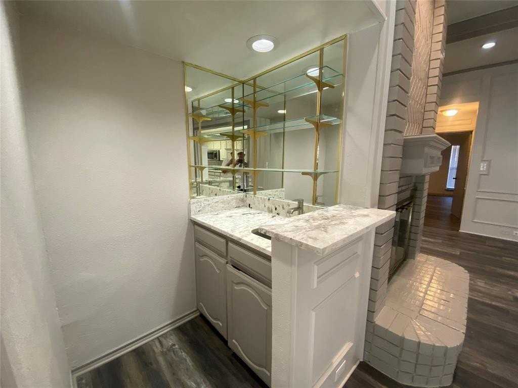 3727 Remington Dr - Photo 3 of 19