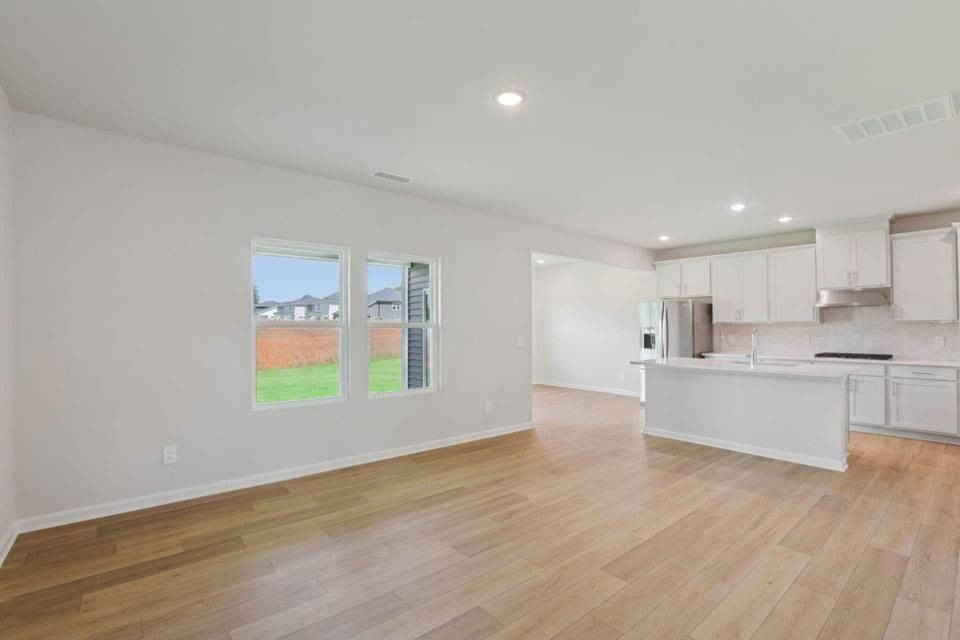 805 Ottawa Dr ##401 - Photo 6 of 27