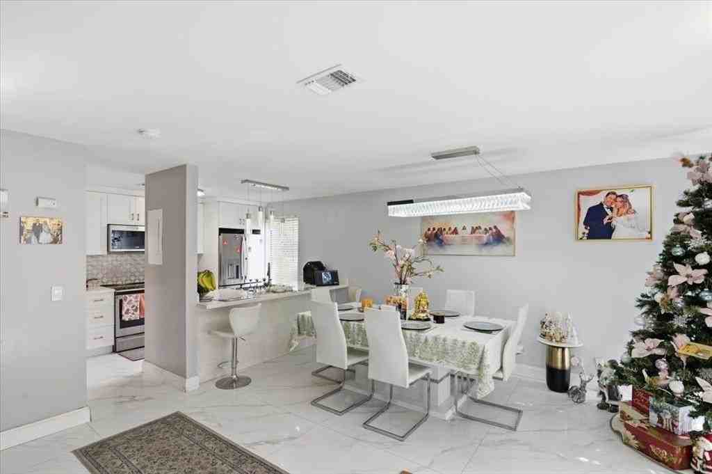 4260 Nw 114th Ter - Photo 7 of 29