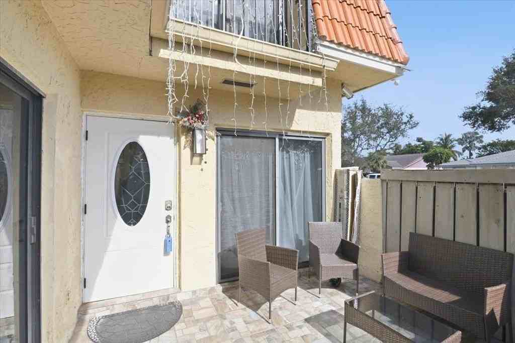 4260 Nw 114th Ter - Photo 2 of 29