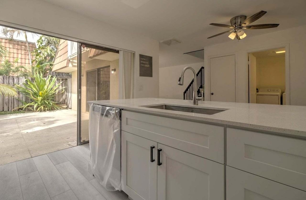 593 Green Springs Pl - Photo 4 of 17