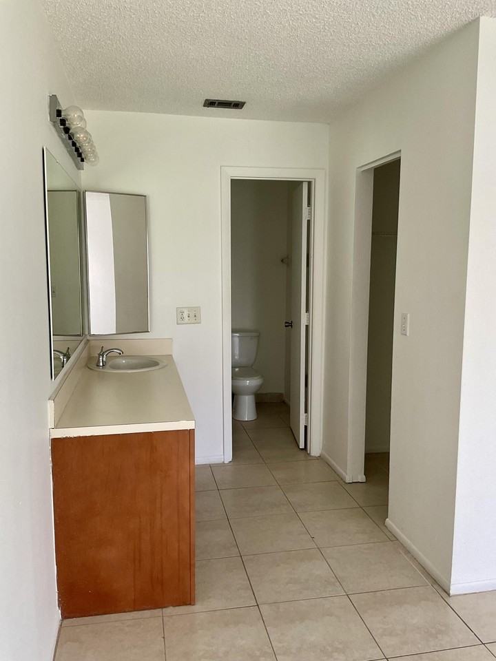 680 Sw Veronica Ave - Photo 5 of 11