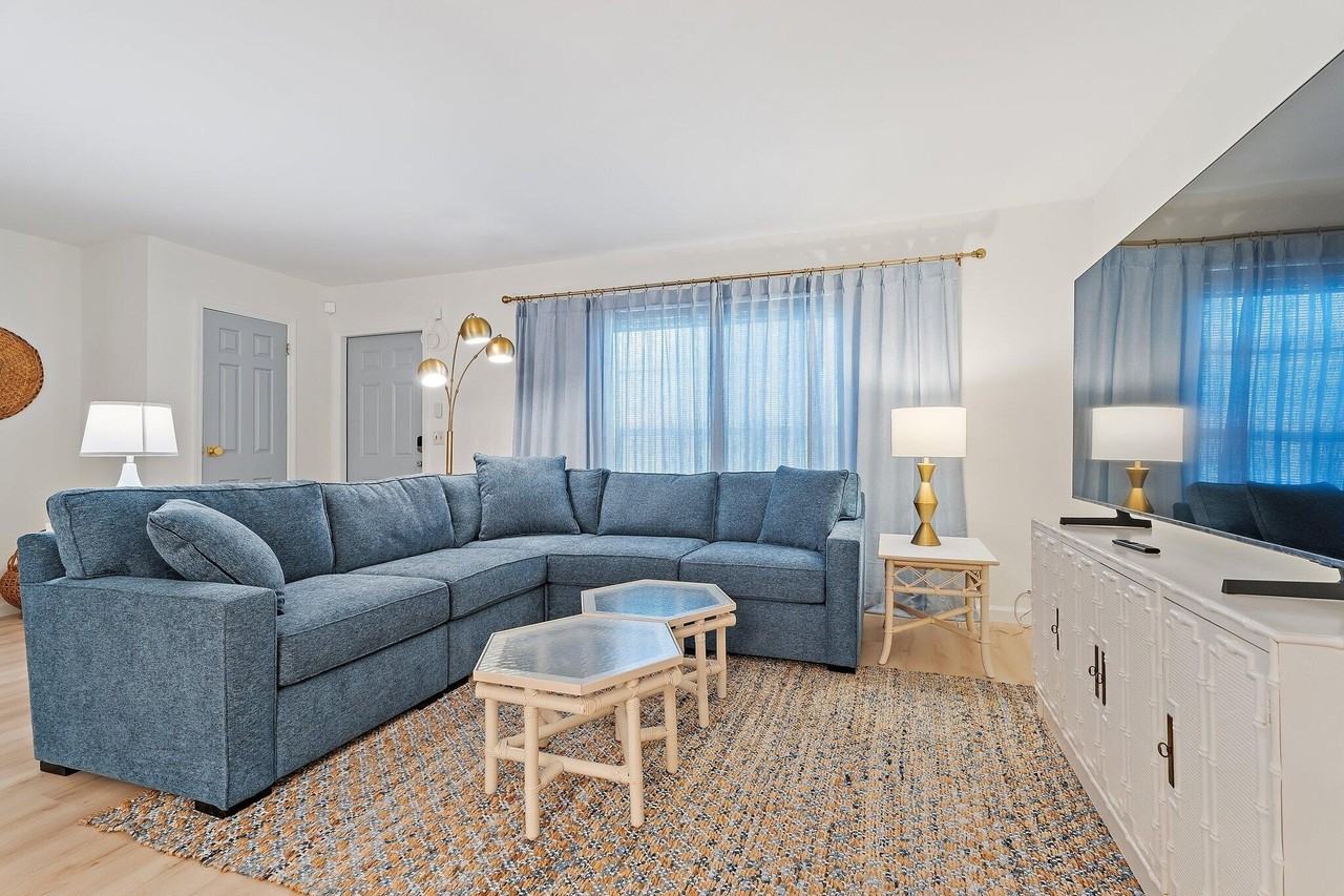 11830 Brier Patch Ct E - Photo 3 of 34