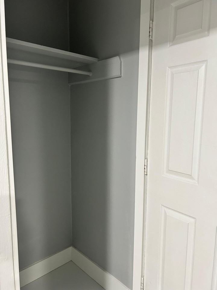 721 Ne 6th St #C - Photo 6 of 9