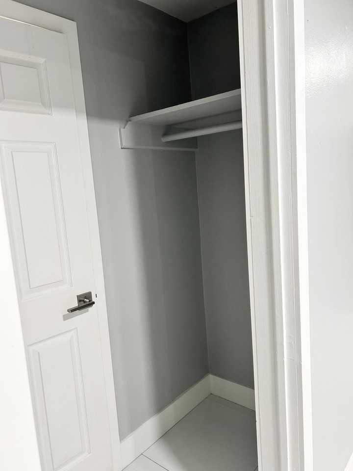 721 Ne 6th St #C - Photo 7 of 9