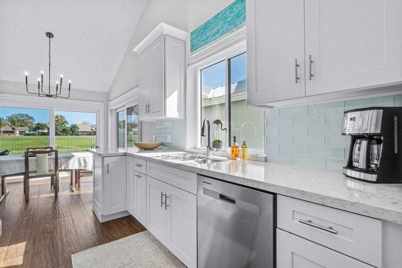 247 River Park Dr - Photo 7 of 45