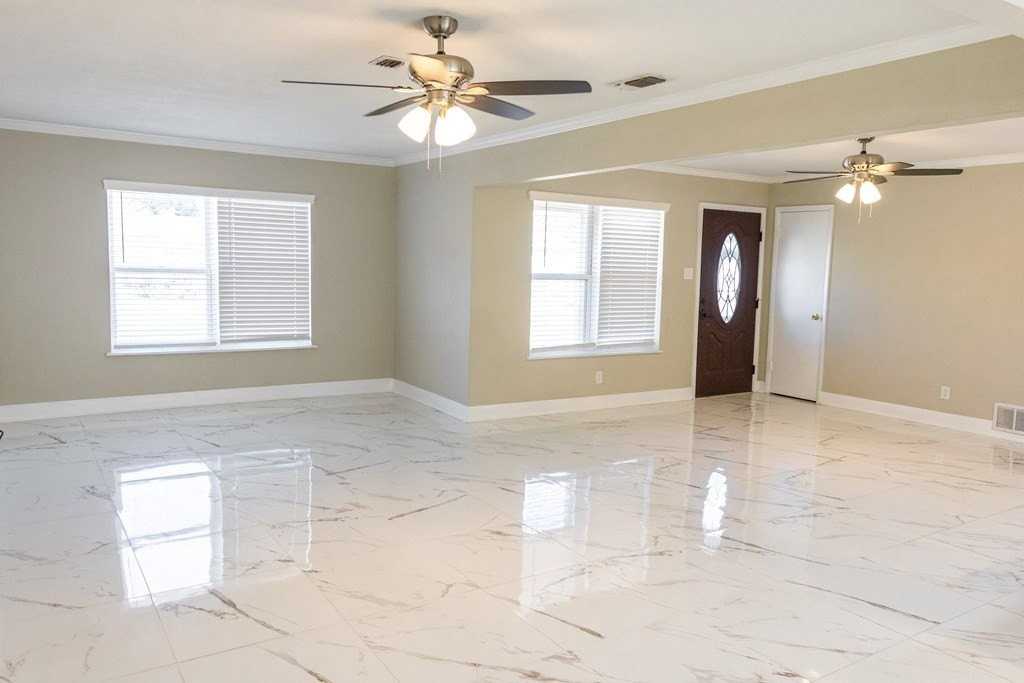 2779 Notre Dame Ave - Photo 5 of 21