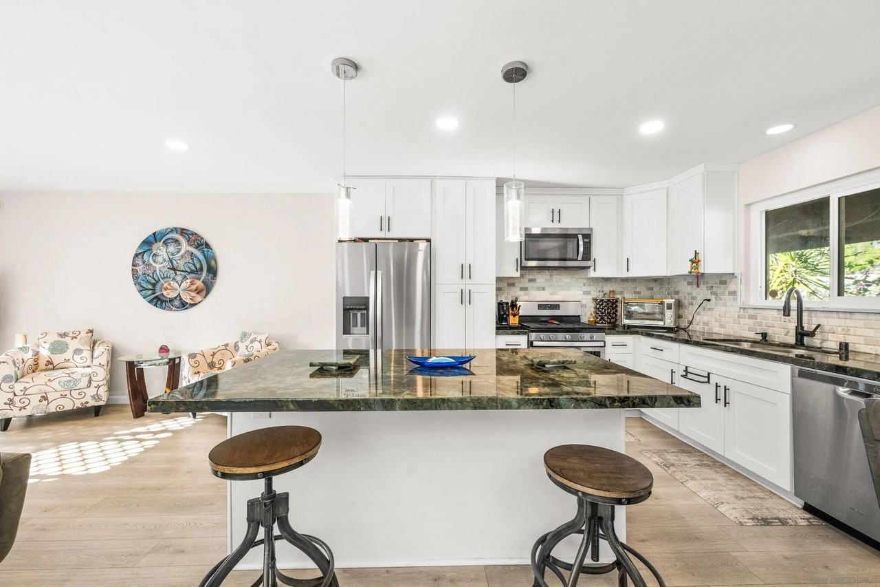 8459 Tommy Dr - Photo 6 of 31