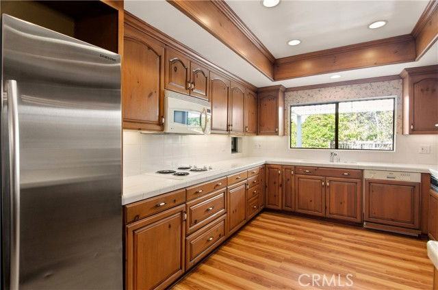 20751 De Forest St - Photo 2 of 8