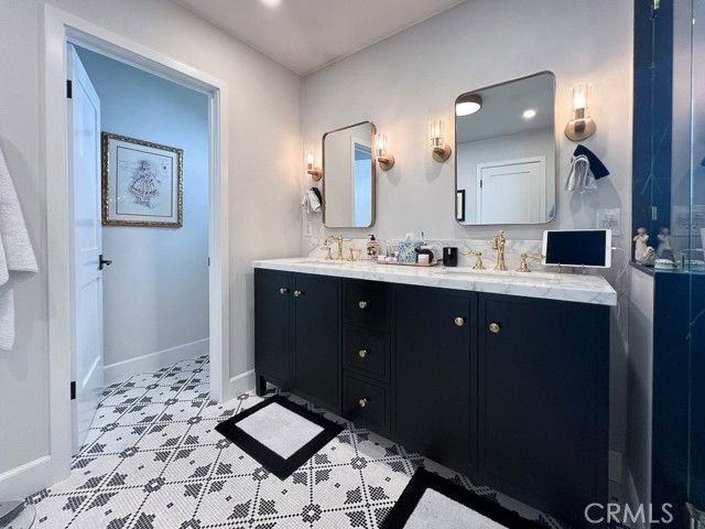 4424 Ethel Ave - Photo 3 of 8