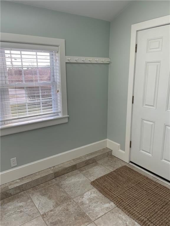 102 3rd Beach Rd - Photo 3 of 29