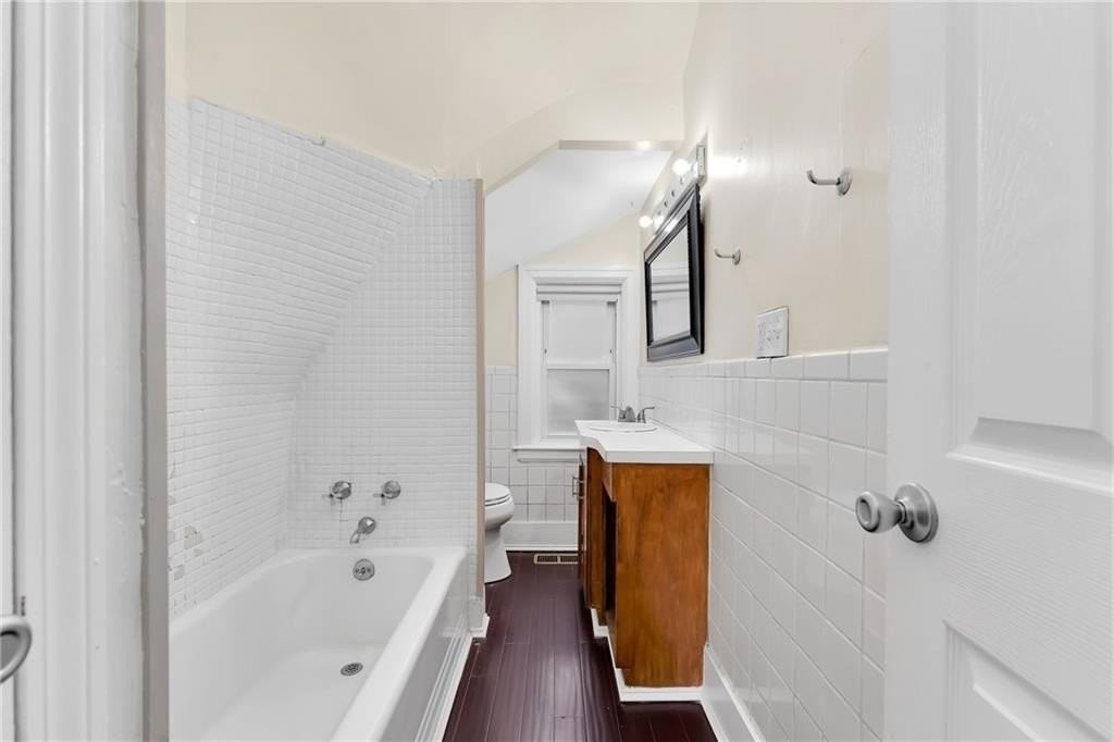 72 Courtland St Apt 1 #1 - Photo 4 of 7