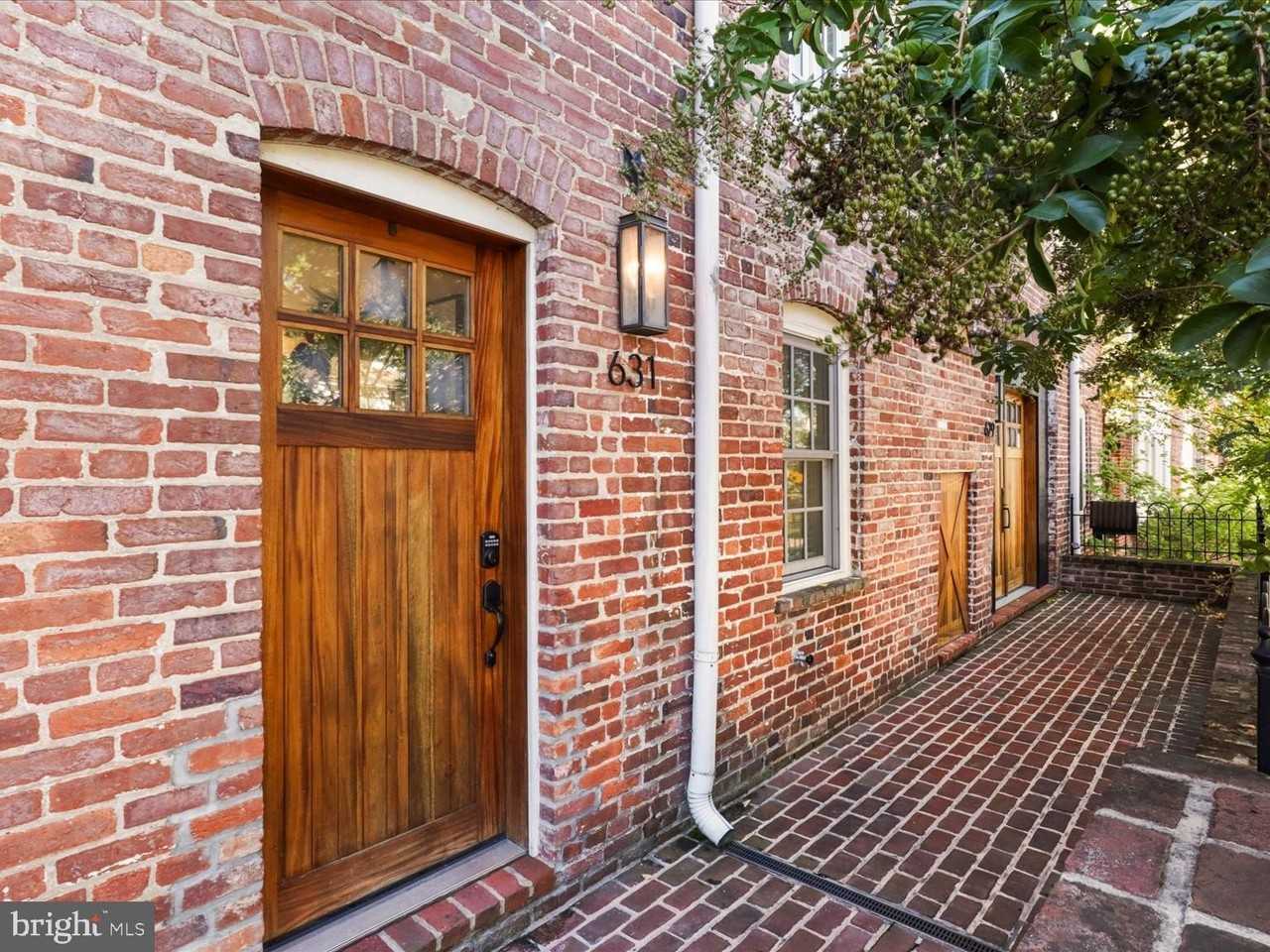 631 D St Se - Photo 3 of 21