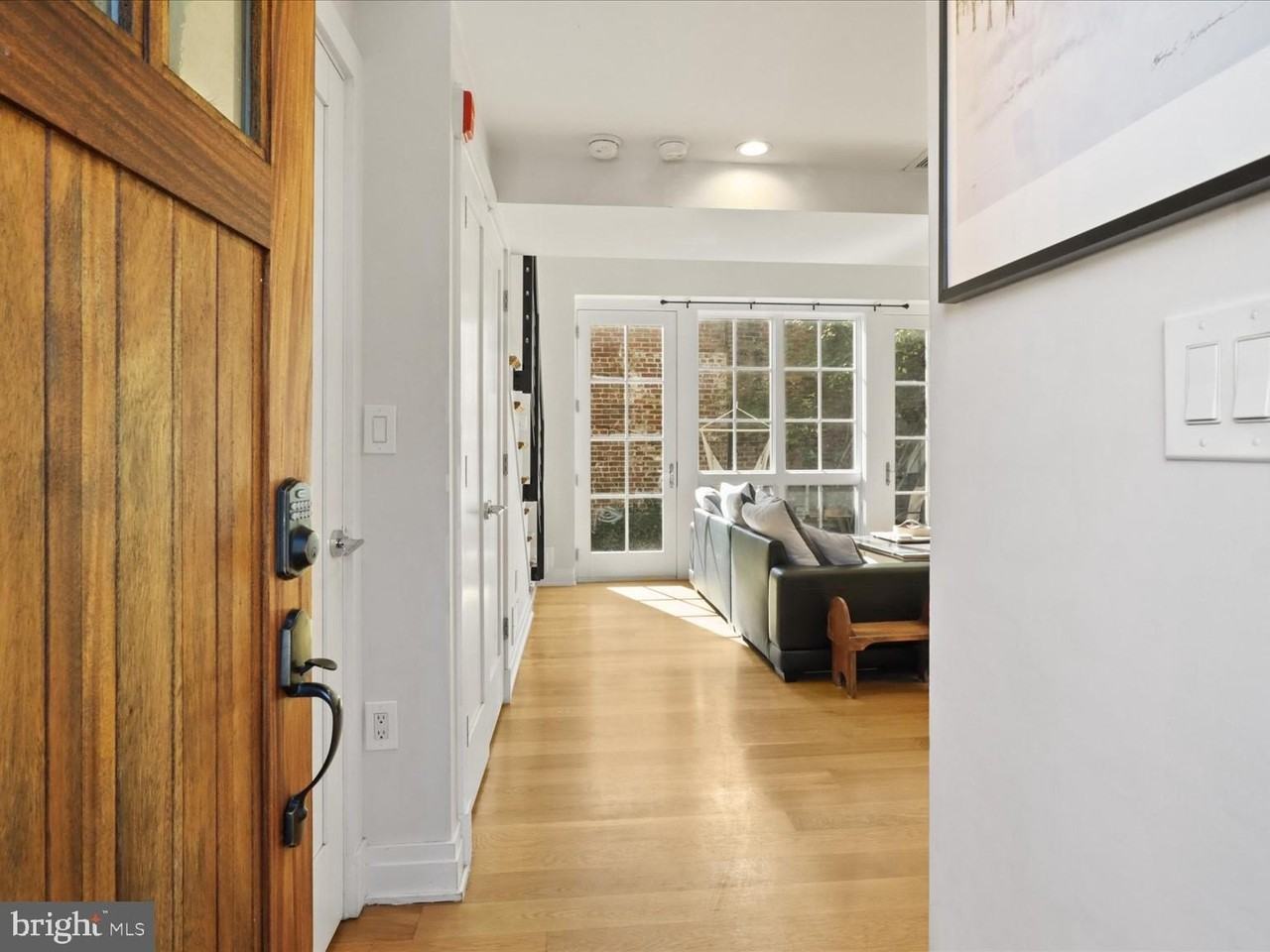 631 D St Se - Photo 4 of 21