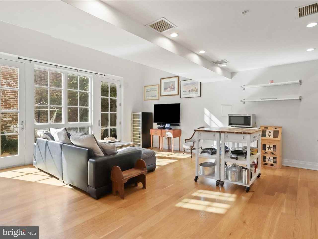 631 D St Se - Photo 5 of 21